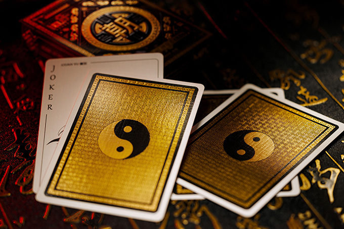 Yin Yang symbol on foiled card back (Yin Yang Playing cards)